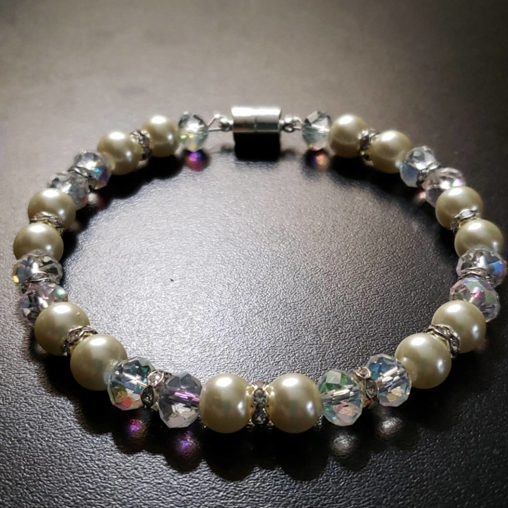 Ivory faux pearl bracelet - larger wrist